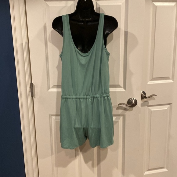 Large Fashion Nova Weekend Lounge Romper sage green - NWT - Picture 2 of 3